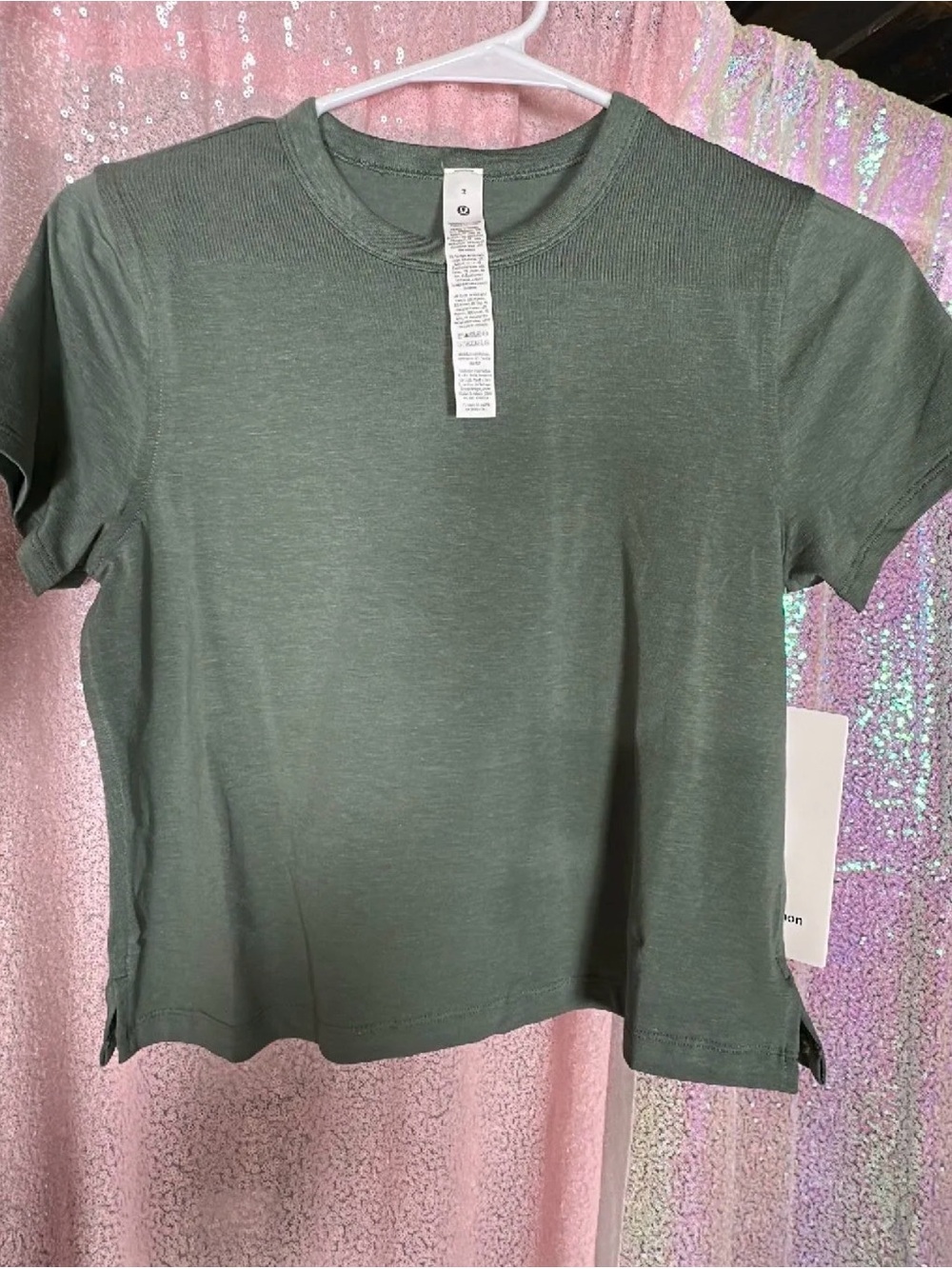 Lululemon Classic Fit Cotton Blend Tee Green NWT- size 2